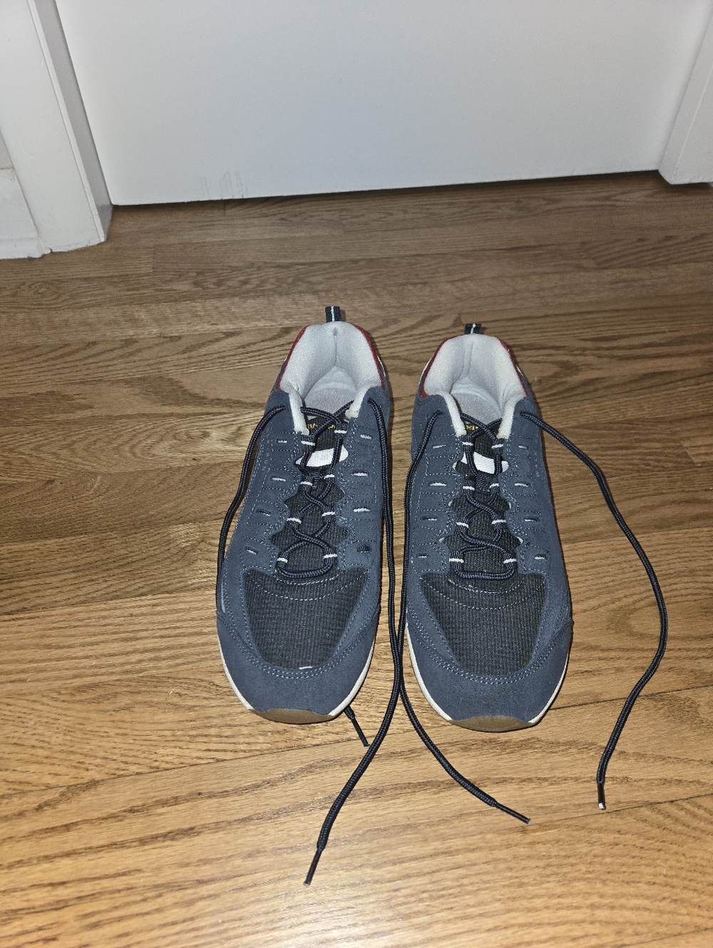 Easy Spirit Ladies Sneakers - Size 10M